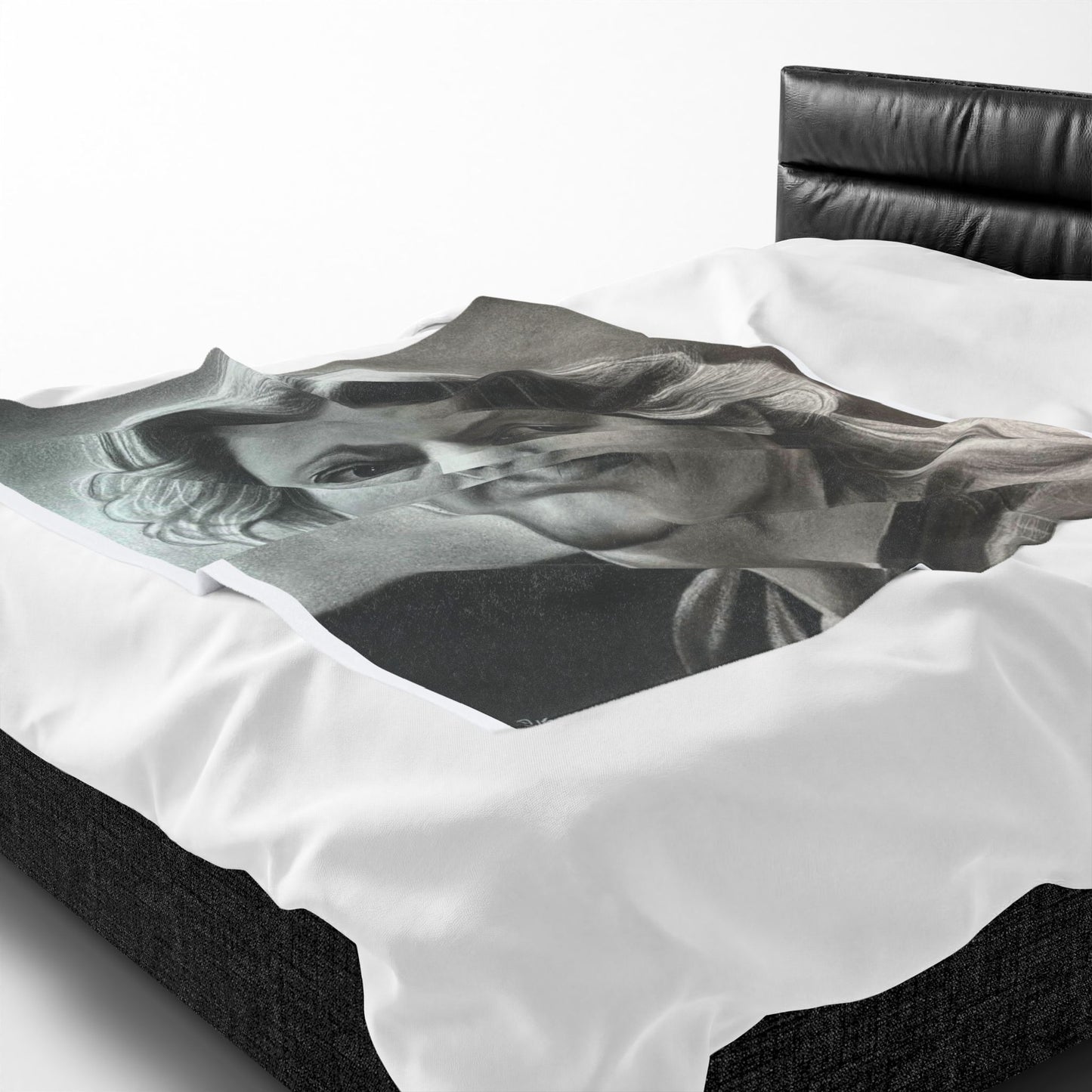 Aileen Wuornus True Crime Velveteen Plush Blanket – Home Decor Throw